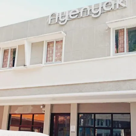Nyenyak Senayan Benhil Hotel